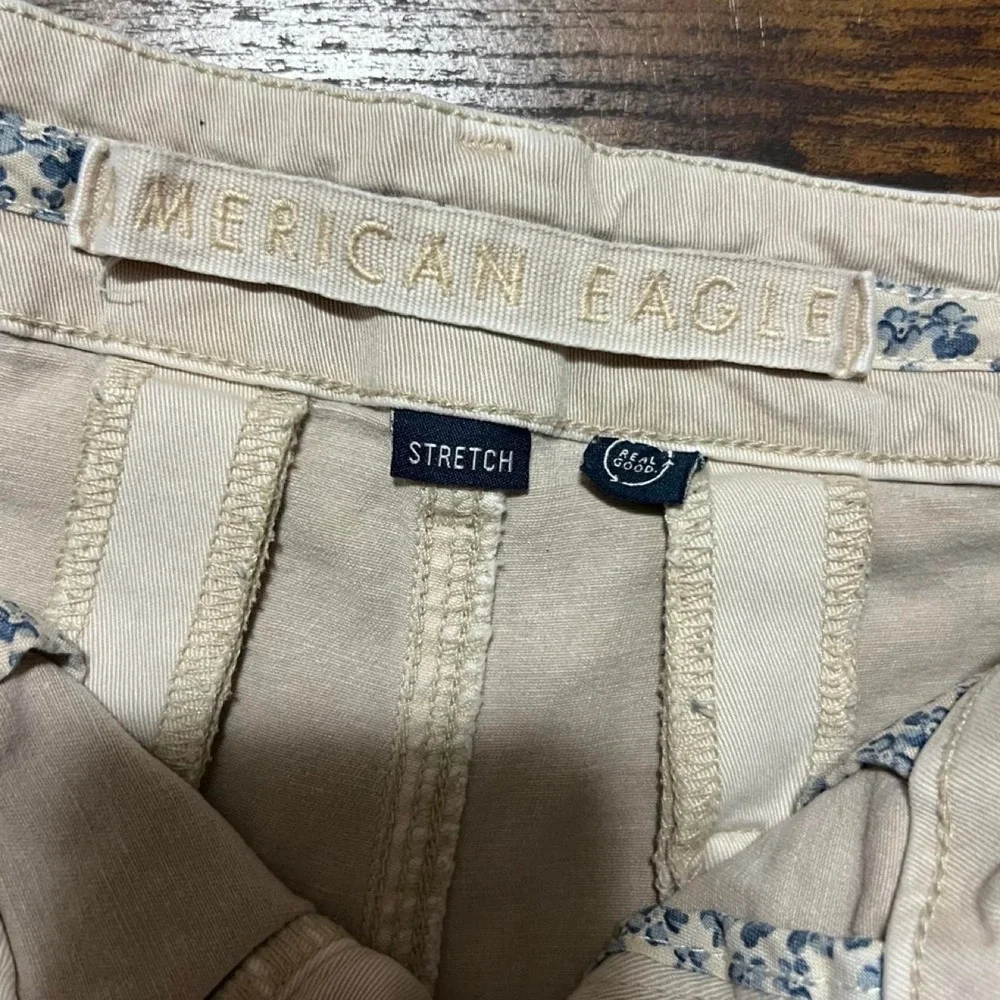 American Eagle Outfitters cream shorts with blue floral pattern 323.5